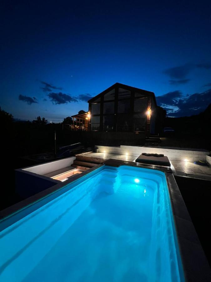Le Chalet M - Cabana Cu O Panorama De Poveste. Surdesti  Εξωτερικό φωτογραφία