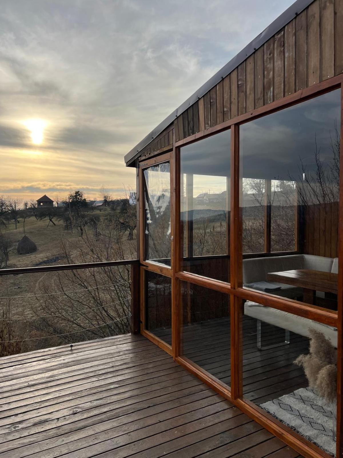 Le Chalet M - Cabana Cu O Panorama De Poveste. Surdesti  Εξωτερικό φωτογραφία