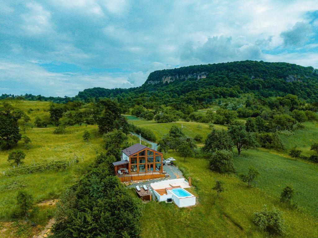 Le Chalet M - Cabana Cu O Panorama De Poveste. Surdesti  Εξωτερικό φωτογραφία