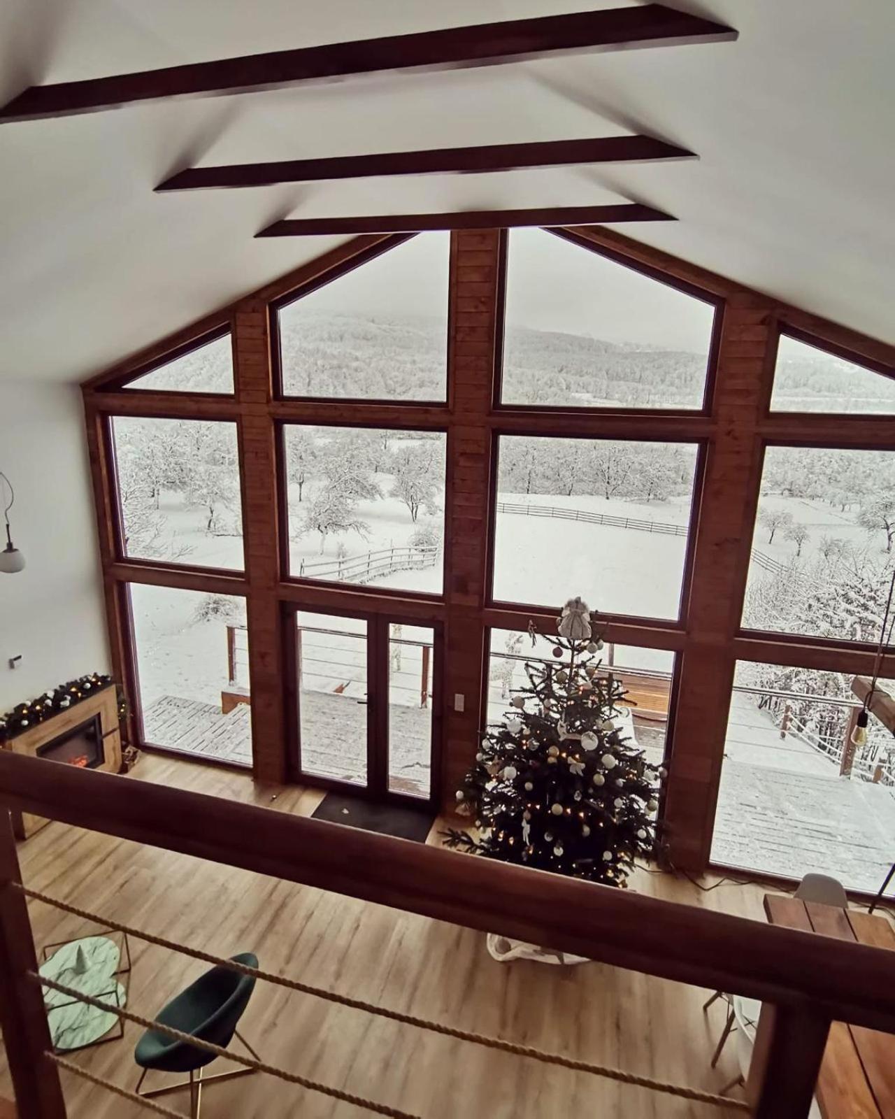 Le Chalet M - Cabana Cu O Panorama De Poveste. Surdesti  Εξωτερικό φωτογραφία