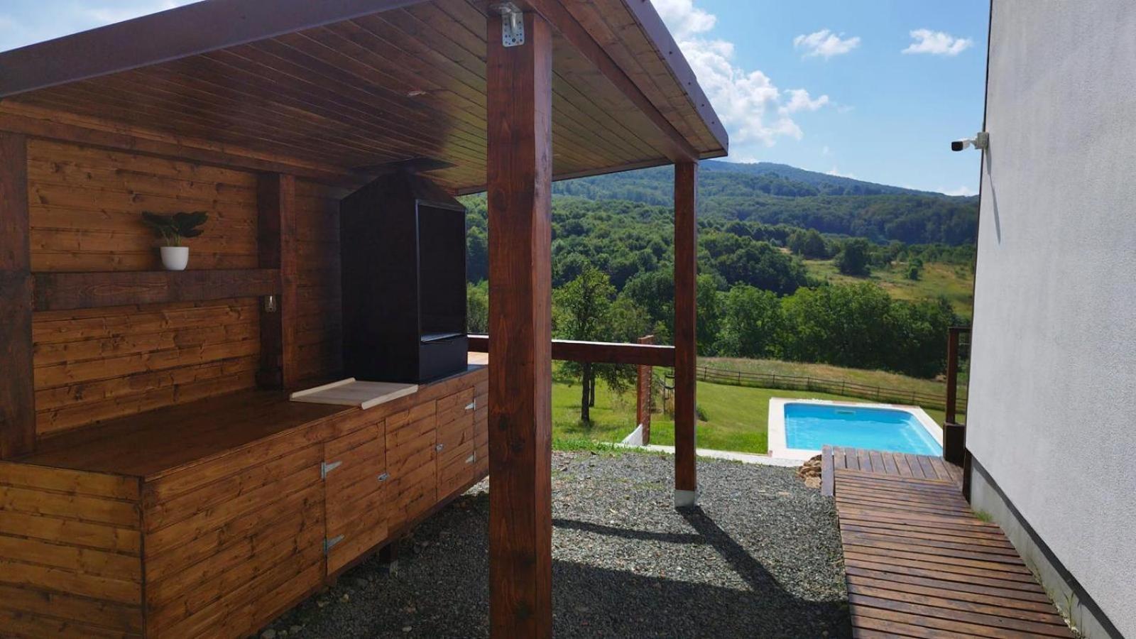 Le Chalet M - Cabana Cu O Panorama De Poveste. Surdesti  Εξωτερικό φωτογραφία