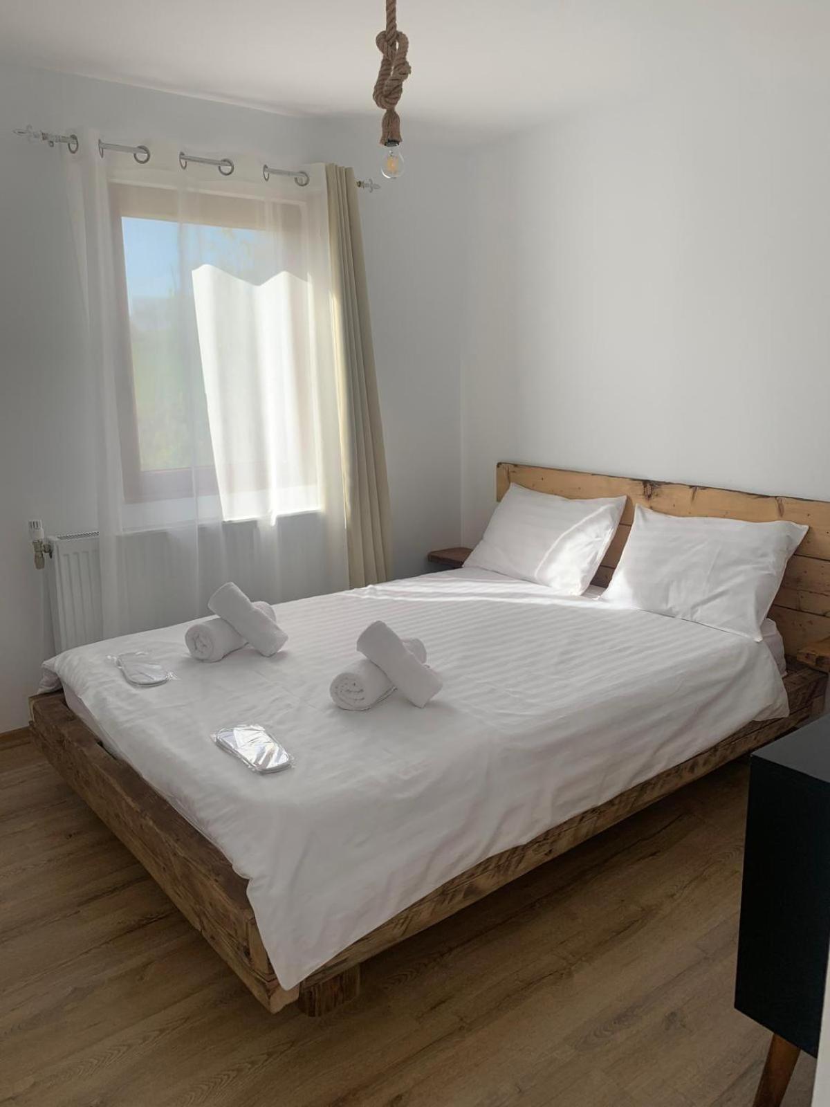 Le Chalet M - Cabana Cu O Panorama De Poveste. Surdesti  Εξωτερικό φωτογραφία